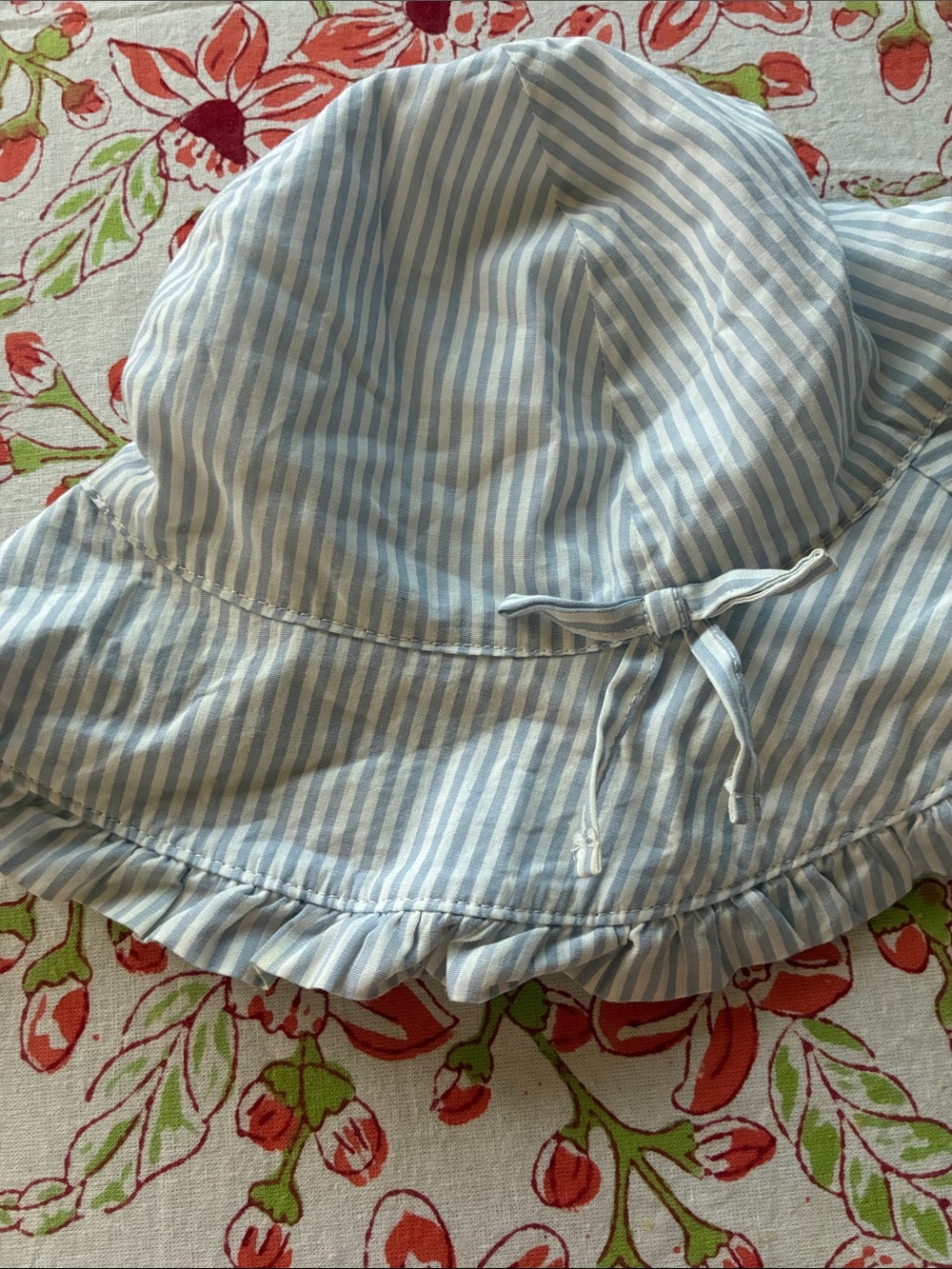 Gap baby girl striped cotton sun hat